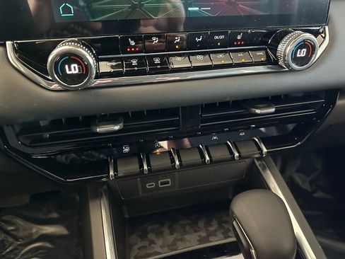 New 2026 GMC Canyon Elevation w/ Convenience Package image 24