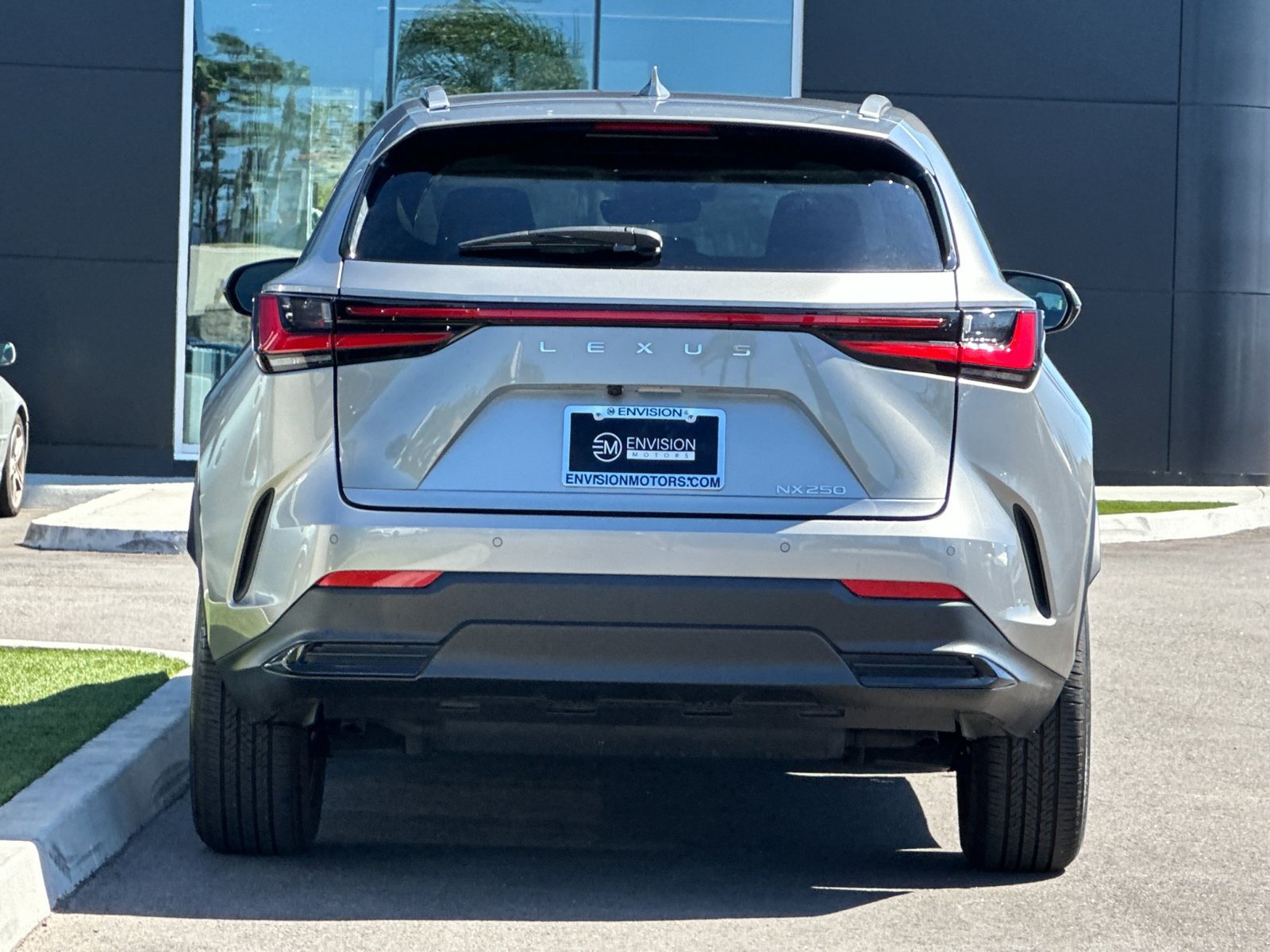 Used 2025 Lexus NX 250 FWD w/ Premium Package image 4