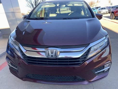 Used 2018 Honda Odyssey Elite image 2