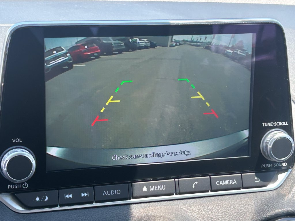 Used 2025 Nissan Sentra SV FWD image 14