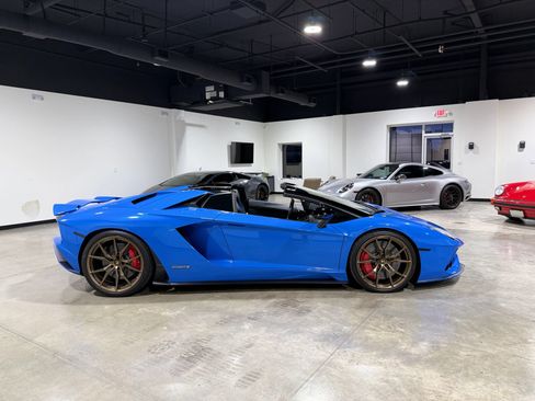 Used 2018 Lamborghini Aventador S AWD/4WD image 10