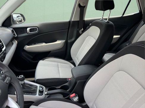 New 2026 Hyundai Venue SEL FWD image 9