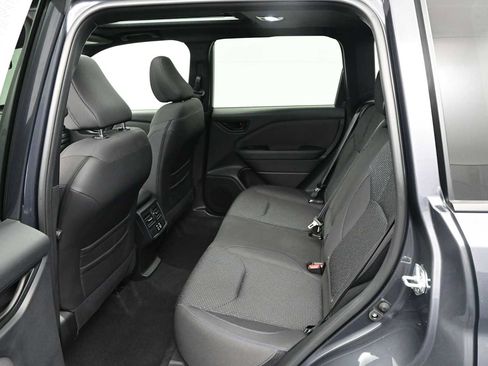 Used 2025 Subaru Forester Premium AWD/4WD image 38