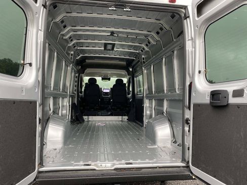 Used 2025 RAM ProMaster 3500 w/ Quick Order Package 22H SLT+ FWD image 6