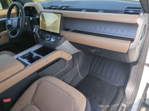 New 2026 Land Rover Defender 110 V8 AWD/4WD image 19