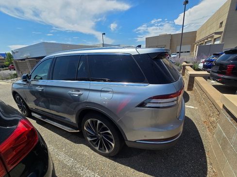 Used 2022 Lincoln Aviator Reserve w/ Equipment Group 201A AWD/4WD image 11