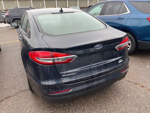 Used 2020 Ford Fusion SE image 11