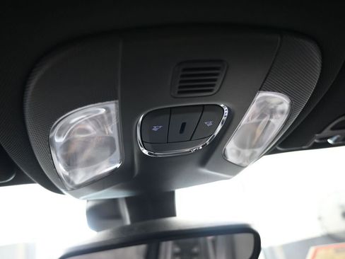 Used 2024 Jeep Compass Latitude image 25