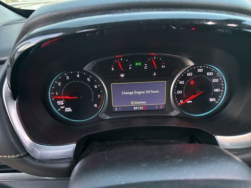 Used 2020 Chevrolet Traverse LT image 11