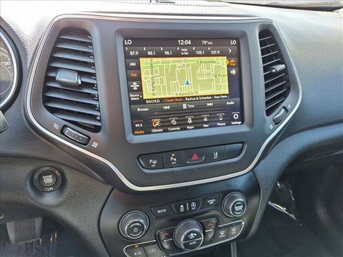 Used 2023 Jeep Cherokee Altitude Lux AWD/4WD image 15