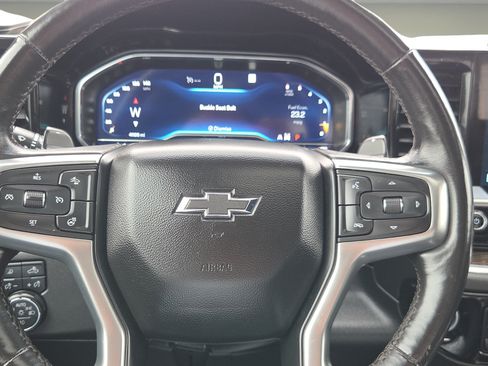 Used 2022 Chevrolet Silverado 1500 LT Trail Boss w/ LT Trail Boss Premium Package AWD/4WD image 12