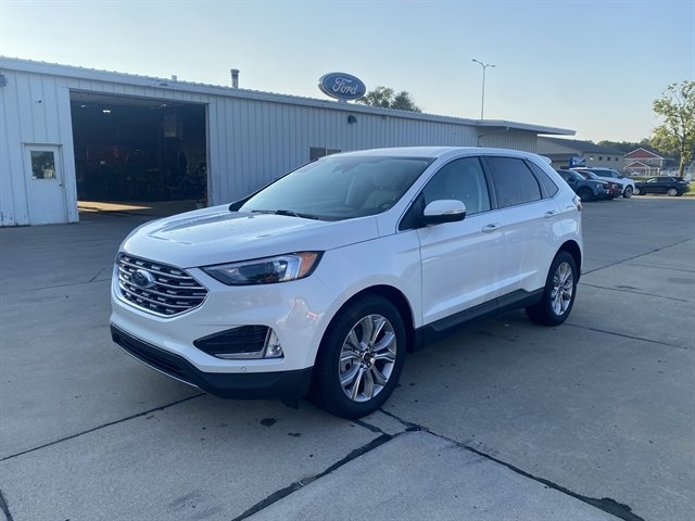Used 2024 Ford Edge Titanium AWD/4WD image 3