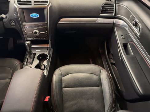 Used 2018 Ford Explorer Sport AWD/4WD image 26