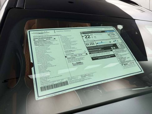 New 2026 Chrysler Pacifica Pinnacle image 18