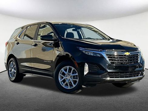 Used 2024 Chevrolet Equinox LT image 2