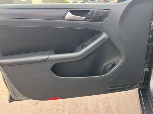 Used 2012 Volkswagen Jetta SE FWD image 10