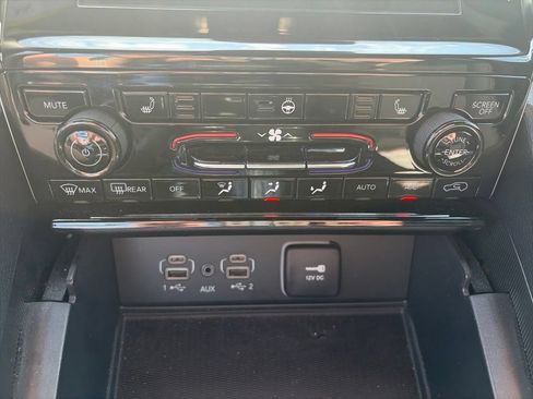 Used 2025 Jeep Grand Cherokee Laredo X w/ Luxury Tech Group I AWD/4WD image 21