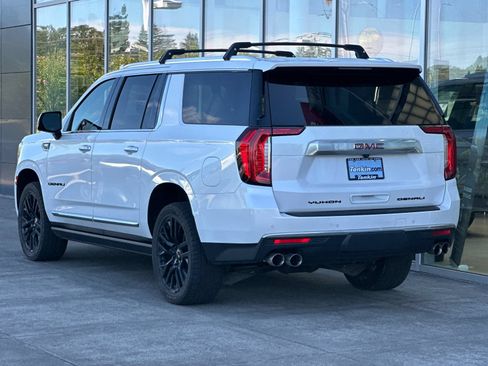 Used 2022 GMC Yukon XL Denali AWD/4WD image 5