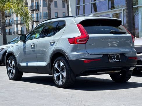 Certified 2026 Volvo XC40 B5 Plus AWD/4WD image 3