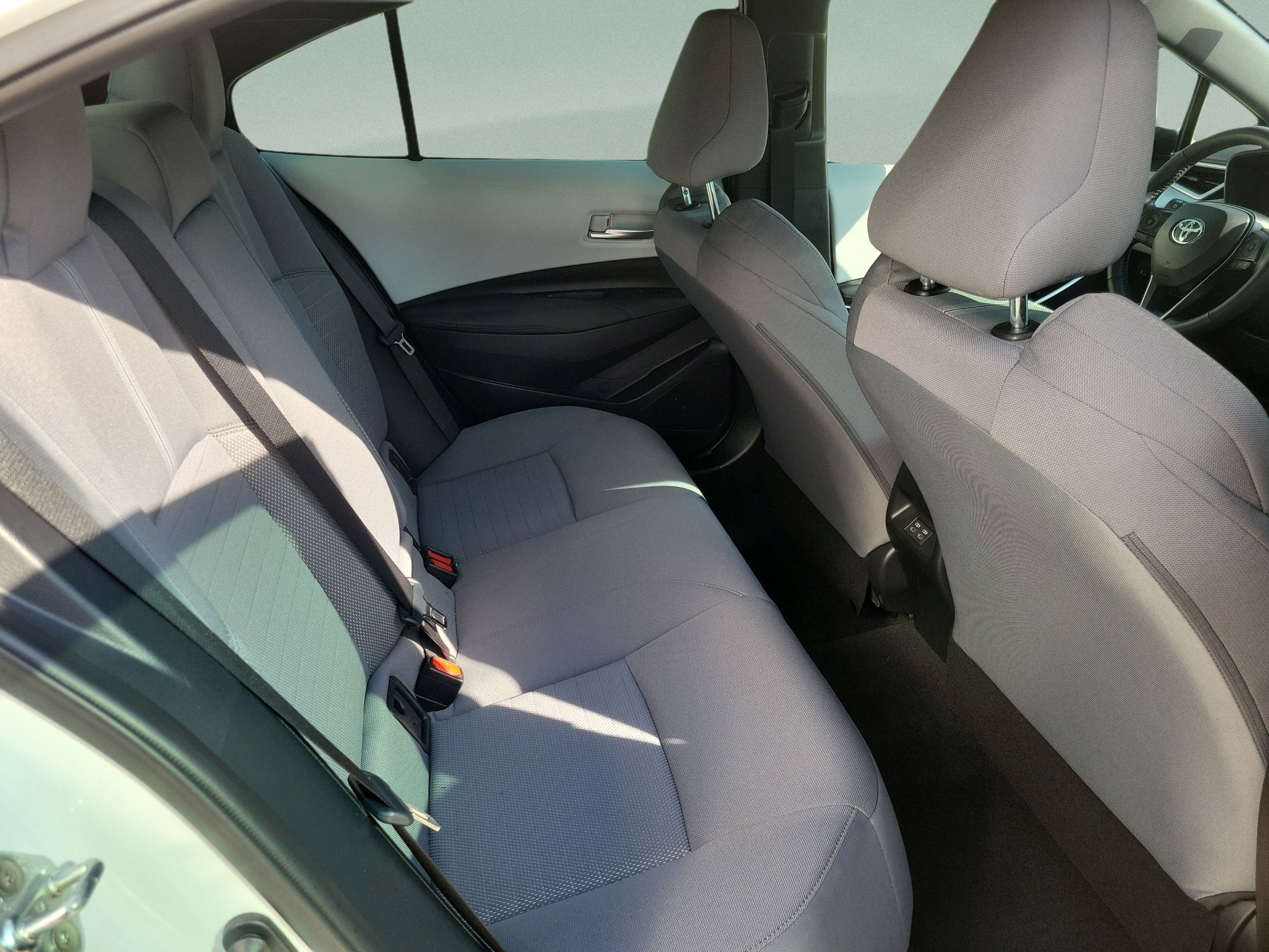 Certified 2025 Toyota Corolla SE FWD image 27
