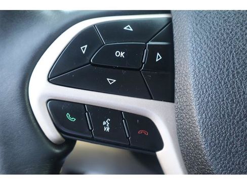 Used 2017 Jeep Grand Cherokee Limited AWD/4WD image 13