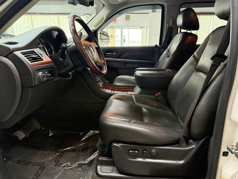 Used 2014 Cadillac Escalade Premium AWD/4WD image 11