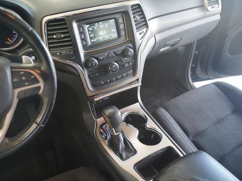 Used 2017 Jeep Grand Cherokee Laredo w/ Quick Order Package 2BE RWD image 18