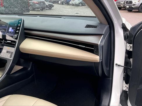 Used 2021 Toyota Avalon XLE w/ Carpet Mat Package (TMS) image 17