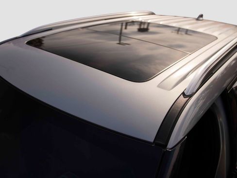 Used 2020 Ford Explorer Platinum w/ Premium Technology Package image 35