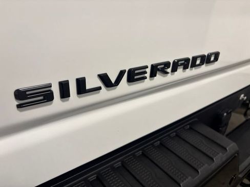 Used 2025 Chevrolet Silverado 2500 Custom w/ Custom Value Package AWD/4WD image 39