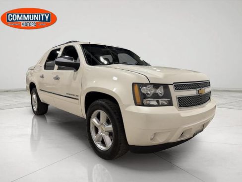 Used 2012 Chevrolet Avalanche LTZ AWD/4WD image 11