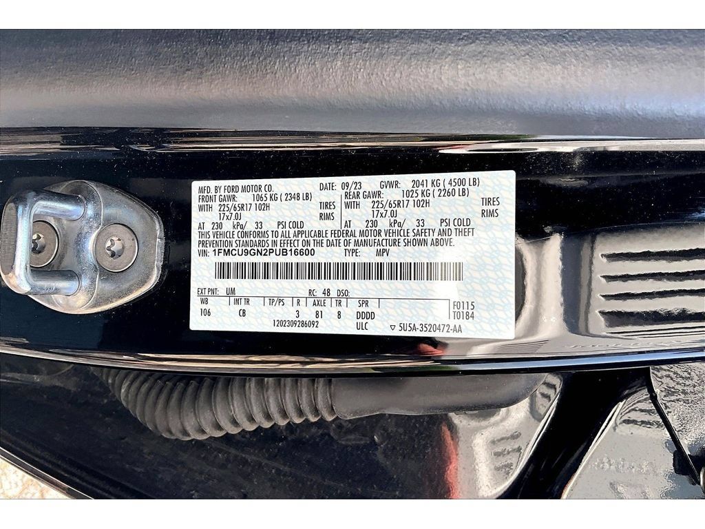Used 2023 Ford Escape Active AWD/4WD image 27