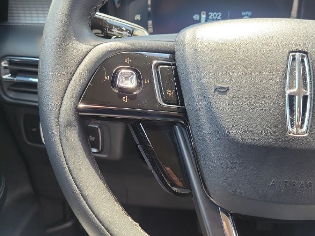 Certified 2025 Lincoln Corsair FWD image 22