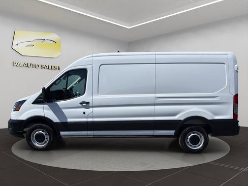 Used 2025 Ford Transit 250 148 Medium Roof image 4