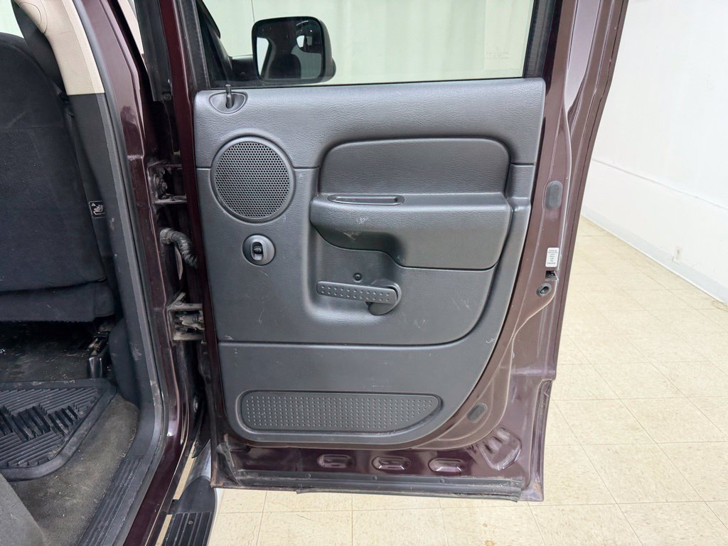 Used 2005 Dodge Ram 2500 Truck SLT w/ Off-Road Group AWD/4WD image 12