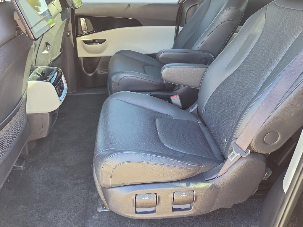 Used 2024 Kia Carnival SX Prestige FWD image 29