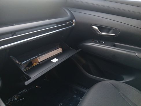 Certified 2025 Hyundai Tucson SE image 22