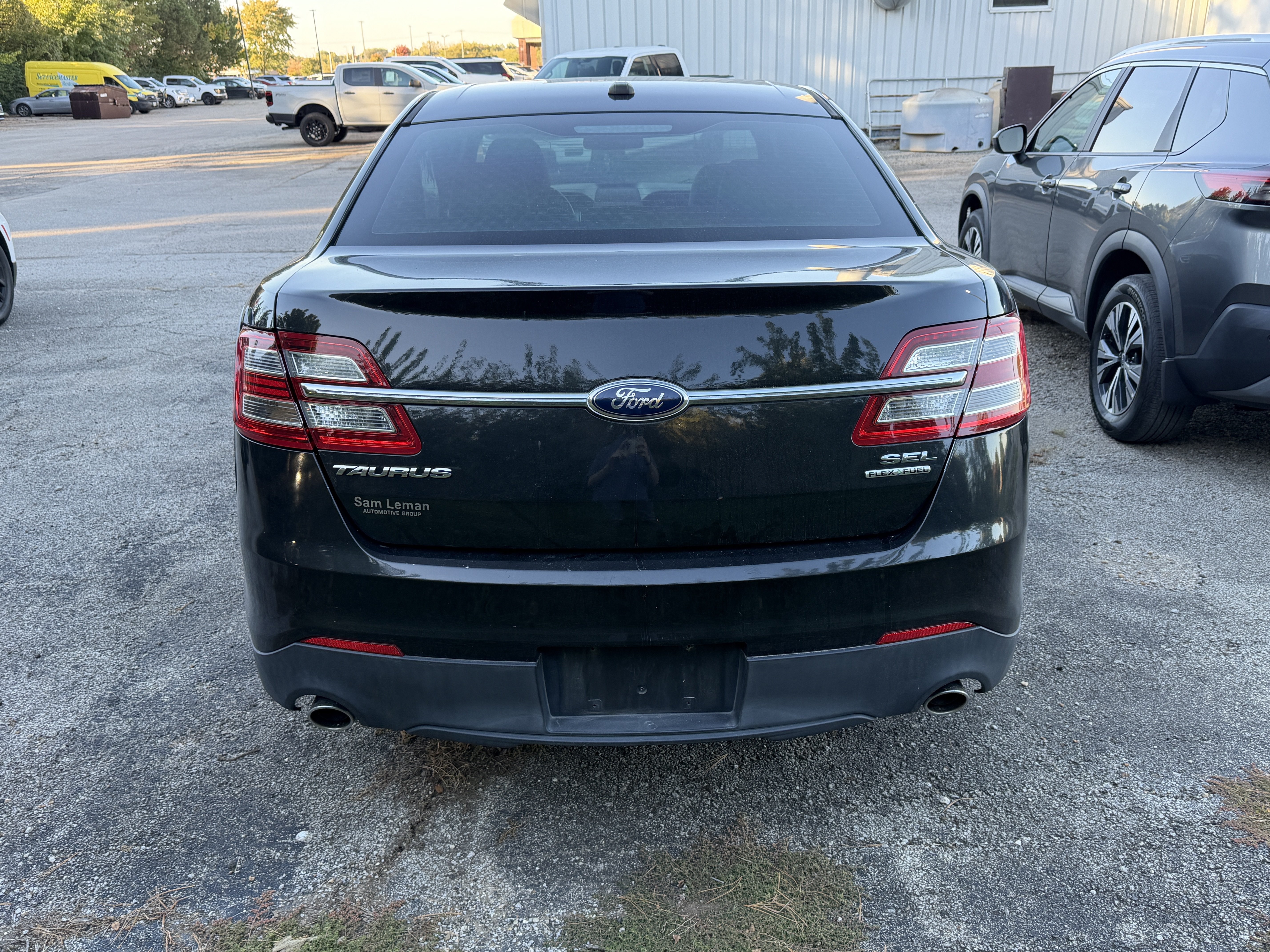Used 2014 Ford Taurus SEL FWD image 12