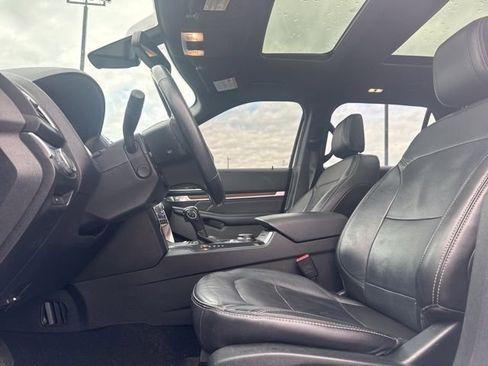 Used 2018 Ford Explorer Limited w/ Equipment Group 301A image 30