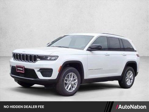 New 2026 Jeep Grand Cherokee Laredo AWD/4WD image 1