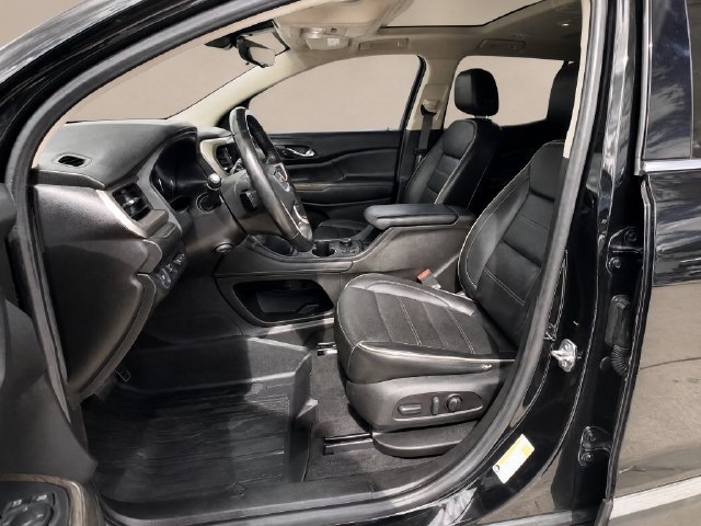 Used 2022 GMC Acadia Denali w/ Denali Ultimate Package FWD image 12