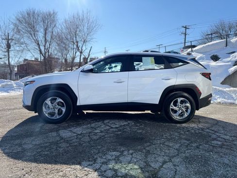 Used 2023 Hyundai Tucson SE image 3