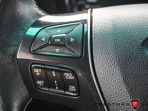 Used 2019 Ford Explorer Platinum image 36