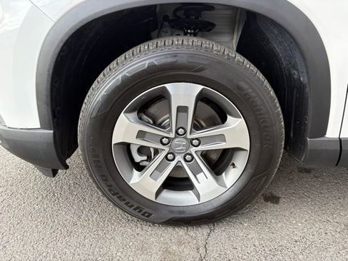 Used 2025 Honda Pilot EX-L image 6