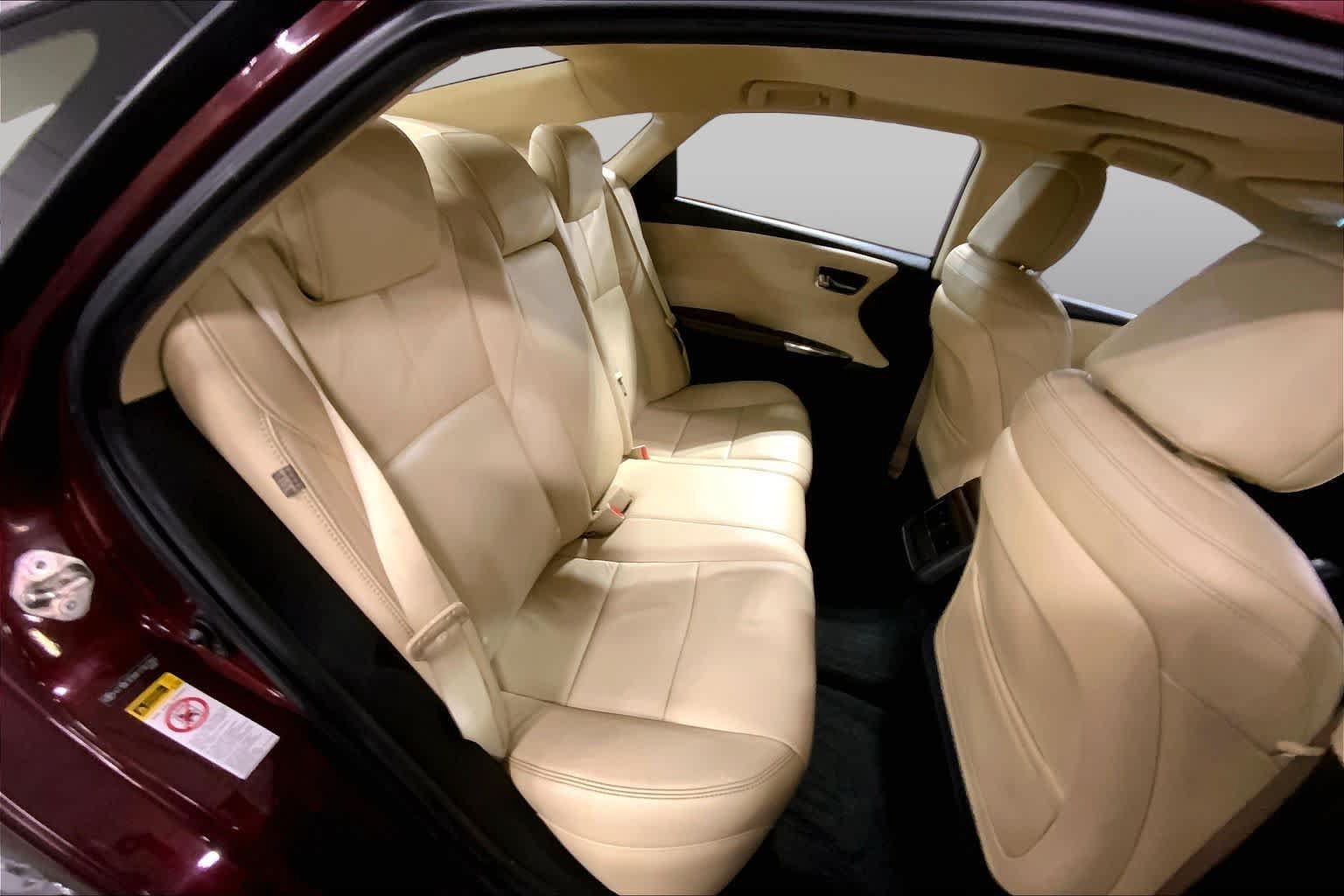 Used 2015 Toyota Avalon XLE Touring FWD image 39