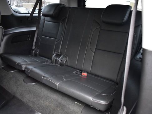 Used 2018 Chevrolet Suburban LT image 30