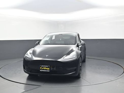 Used 2023 Tesla Model Y Long Range AWD/4WD image 4