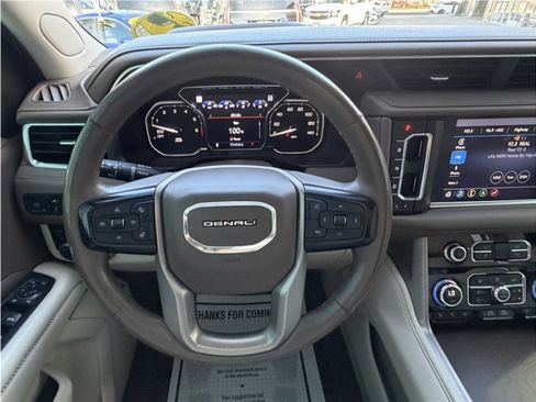 Used 2021 GMC Yukon Denali w/ Denali Premium Package AWD/4WD image 48