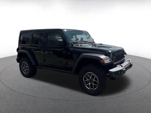 Used 2025 Jeep Wrangler Rubicon image 2