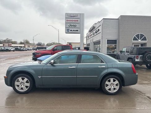 Used 2006 Chrysler 300 C AWD/4WD image 1